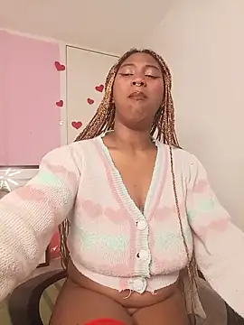 EvonyFoxxx online show from March 18, 11:16 pm