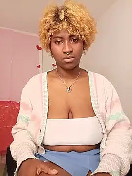 EvonyFoxxx online show from May 7, 2:49 am