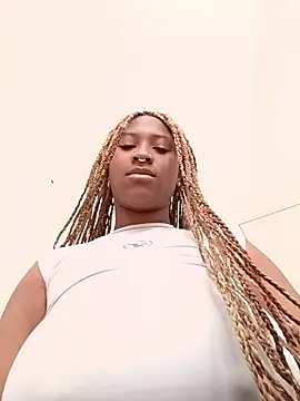 Snapshot of EvonyFoxxx chatting on February 11, 5:02 pm EvonyFoxxx online show from February 11, 5:02 pm