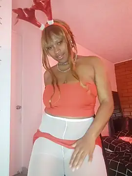 Snapshot of EvonyFoxxx chatting on December 16, 12:26 am EvonyFoxxx online show from December 16, 12:26 am