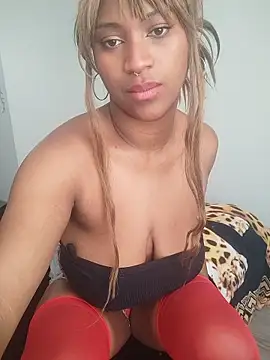 Snapshot of EvonyFoxxx chatting on January 8, 3:07 pm EvonyFoxxx online show from January 8, 3:07 pm