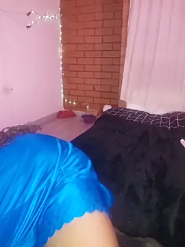 Snapshot of EvonyFoxxx chatting on December 1, 3:07 am EvonyFoxxx online show from December 1, 3:07 am