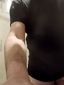 Snapshot of pino870 chatting on February 1, 10:52 pm pino870 online show from February 1, 10:52 pm