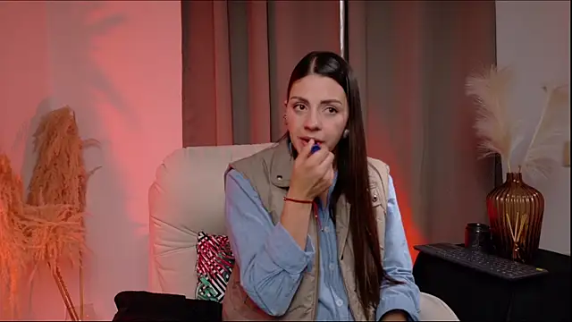 Snapshot of SeleneNova chatting on July 11, 3:34 pm SeleneNova online show from July 11, 3:34 pm