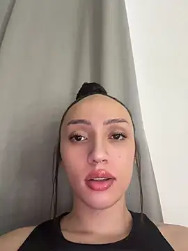 Snapshot of BabyLauritaa chatting on July 7, 2:53 pm BabyLauritaa online show from July 7, 2:53 pm