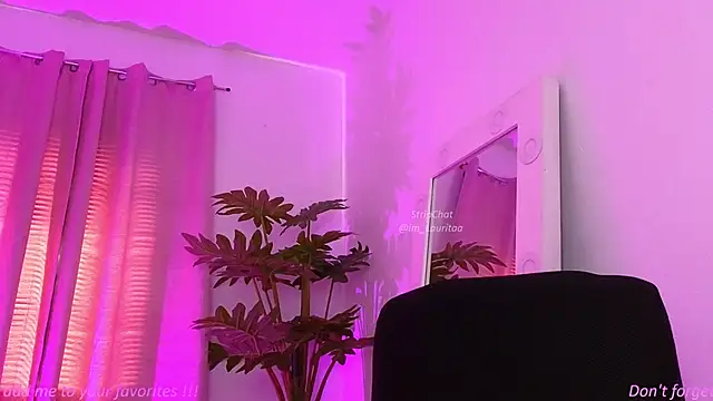 Snapshot of BabyLauritaa chatting on June 8, 7:14 pm BabyLauritaa online show from June 8, 7:14 pm