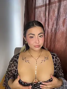 Elina Hills online show from June 6, 8:14 pm