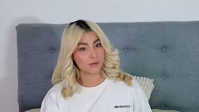 Elina Hills online show from November 6, 4:11 pm