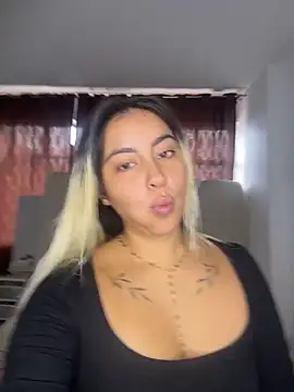 Elina Hills online show from May 14, 2:36 pm