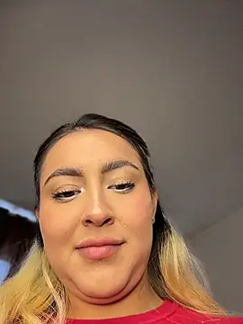 Elina Hills online show from April 16, 7:03 pm