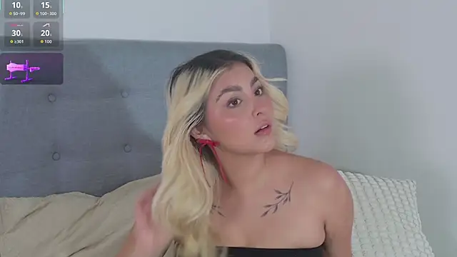 Elina Hills online show from December 19, 2:52 pm