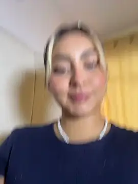 Elina Hills online show from January 5, 7:06 pm