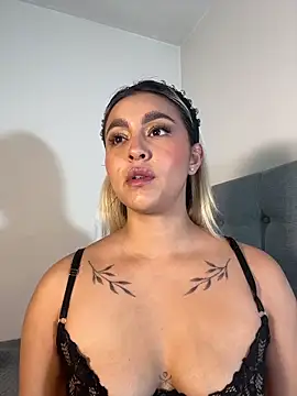 Snapshot of Elina_Hills chatting on February 2, 2:49 pm Elina Hills online show from February 2, 2:49 pm