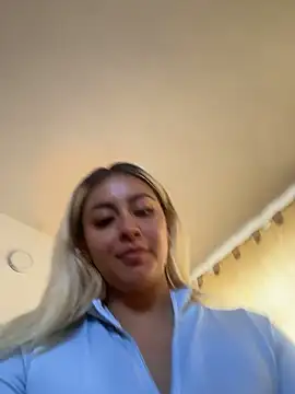 Snapshot of Elina_Hills chatting on January 18, 6:33 pm Elina Hills online show from January 18, 6:33 pm