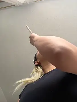 Elina Hills online show from March 7, 3:06 pm