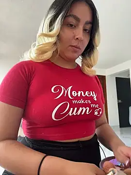 Elina Hills online show from July 3, 3:07 pm
