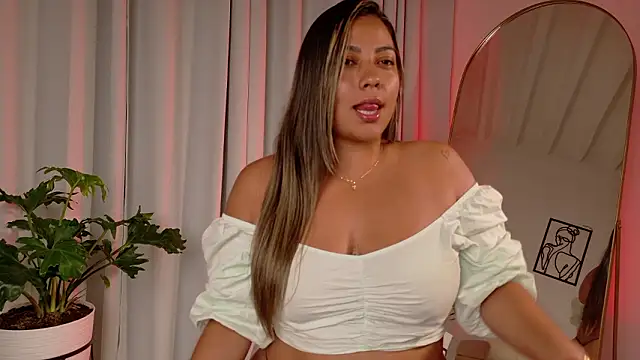 Zara Nova online show from February 11, 2:00 am