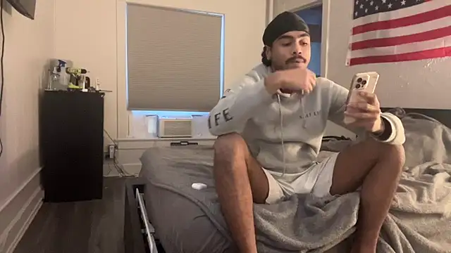 Snapshot of h0rnyboy101 chatting on October 30, 11:01 pm h0rnyboy101 online show from October 30, 11:01 pm