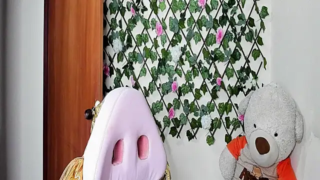 Snapshot of melani_ferraraa_ chatting on November 1, 7:13 am melani ferraraa online show from November 1, 7:13 am