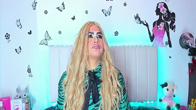 Snapshot of melani_ferraraa_ chatting on March 3, 3:35 am melani ferraraa online show from March 3, 3:35 am