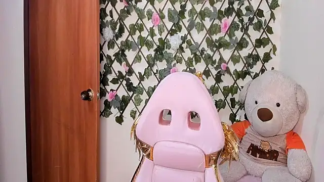 Snapshot of melani_ferraraa_ chatting on November 15, 5:55 am melani ferraraa online show from November 15, 5:55 am