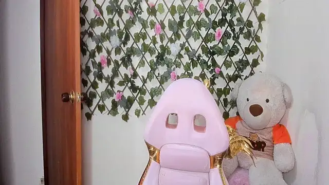 Snapshot of melani_ferraraa_ chatting on November 27, 7:53 am melani ferraraa online show from November 27, 7:53 am