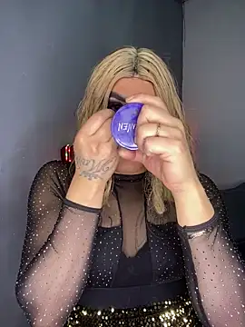 melani ferraraa  online show from April 25, 4:04 am