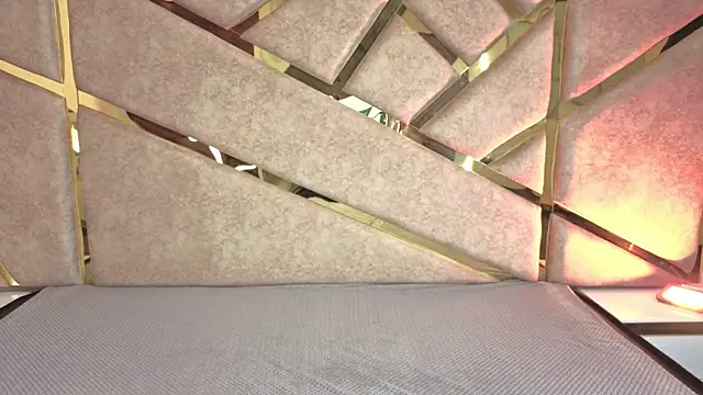 Snapshot of Frrreyaa chatting on December 5, 2:21 am Frrreyaa online show from December 5, 2:21 am