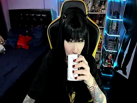 Yummy dark online show from October 30, 6:01 am