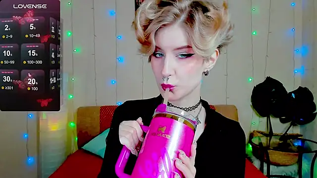 Snapshot of Angel_Julles chatting on November 13, 12:58 am Angel Julles online show from November 13, 12:58 am