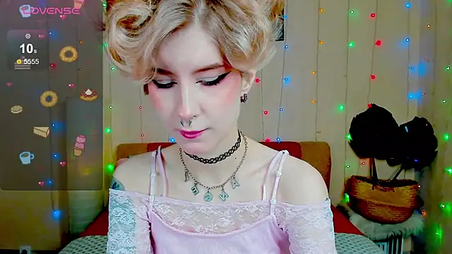 Snapshot of Angel_Julles chatting on November 16, 12:37 am Angel Julles online show from November 16, 12:37 am