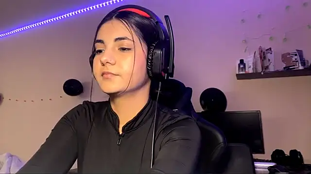 Snapshot of Marry_glow chatting on October 30, 5:32 pm Marry glow online show from October 30, 5:32 pm