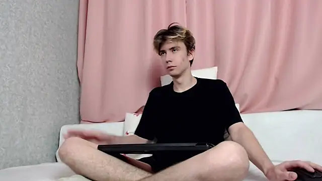 Harvey foster online show from December 2, 3:52 am