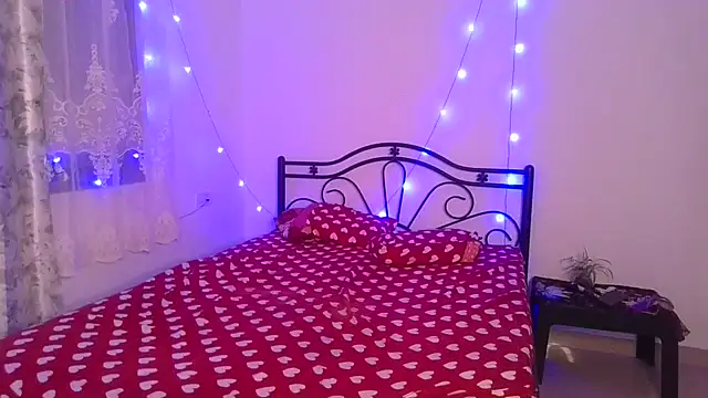 Alice honey  online show from March 4, 2:58 pm