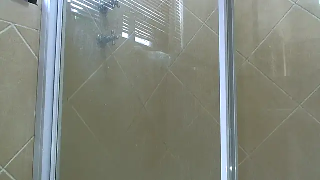 Snapshot of NewBeginnings8 chatting on December 18, 11:03 am NewBeginnings8 online show from December 18, 11:03 am