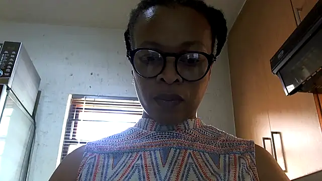 Snapshot of NewBeginnings8 chatting on November 29, 9:31 am NewBeginnings8 online show from November 29, 9:31 am