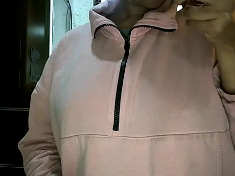 Snapshot of NewBeginnings8 chatting on November 4, 6:50 am NewBeginnings8 online show from November 4, 6:50 am