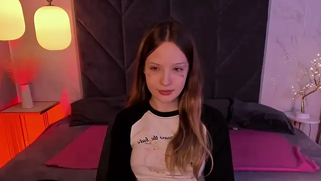 Iris Fresh online show from December 5, 8:50 pm