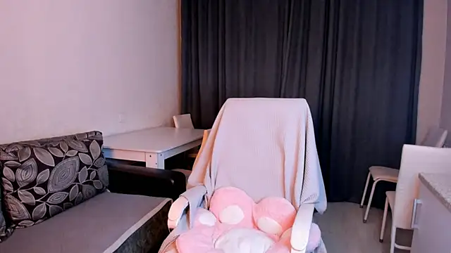 Snapshot of leyaleen chatting on October 31, 1:52 pm leyaleen online show from October 31, 1:52 pm