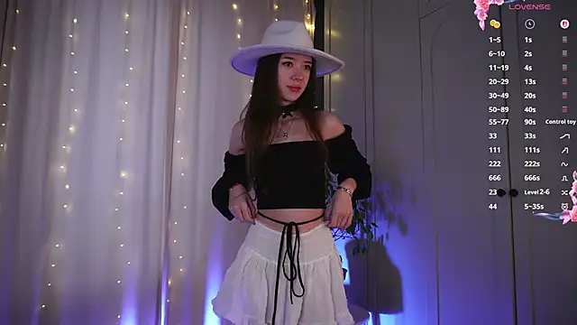 Snapshot of tinyanie chatting on February 13, 6:24 am tinyanie online show from February 13, 6:24 am