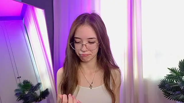 Snapshot of tinyanie chatting on November 8, 6:06 am tinyanie online show from November 8, 6:06 am