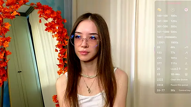 Snapshot of tinyanie chatting on November 24, 6:13 am tinyanie online show from November 24, 6:13 am