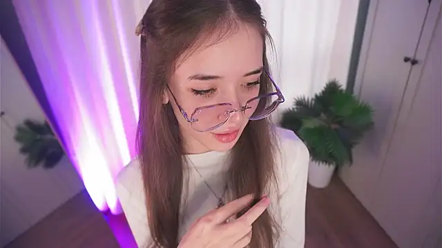 Snapshot of tinyanie chatting on November 14, 5:22 am tinyanie online show from November 14, 5:22 am