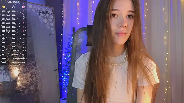 Snapshot of tinyanie chatting on December 20, 6:05 am tinyanie online show from December 20, 6:05 am