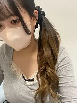 Snapshot of emiri_da_nyan chatting on May 15, 1:09 pm emiri da nyan online show from May 15, 1:09 pm