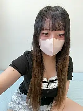 Snapshot of emiri_da_nyan chatting on May 17, 5:29 am emiri da nyan online show from May 17, 5:29 am