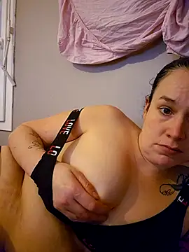 Snapshot of Girlysensuelle chatting on November 24, 8:25 am Girlysensuelle online show from November 24, 8:25 am