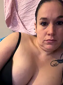 Snapshot of Girlysensuelle chatting on November 17, 8:40 am Girlysensuelle online show from November 17, 8:40 am