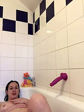 Snapshot of Girlysensuelle chatting on November 16, 8:30 am Girlysensuelle online show from November 16, 8:30 am