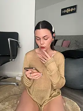 Snapshot of Angel-Eve chatting on February 6, 10:33 am Angel-Eve online show from February 6, 10:33 am